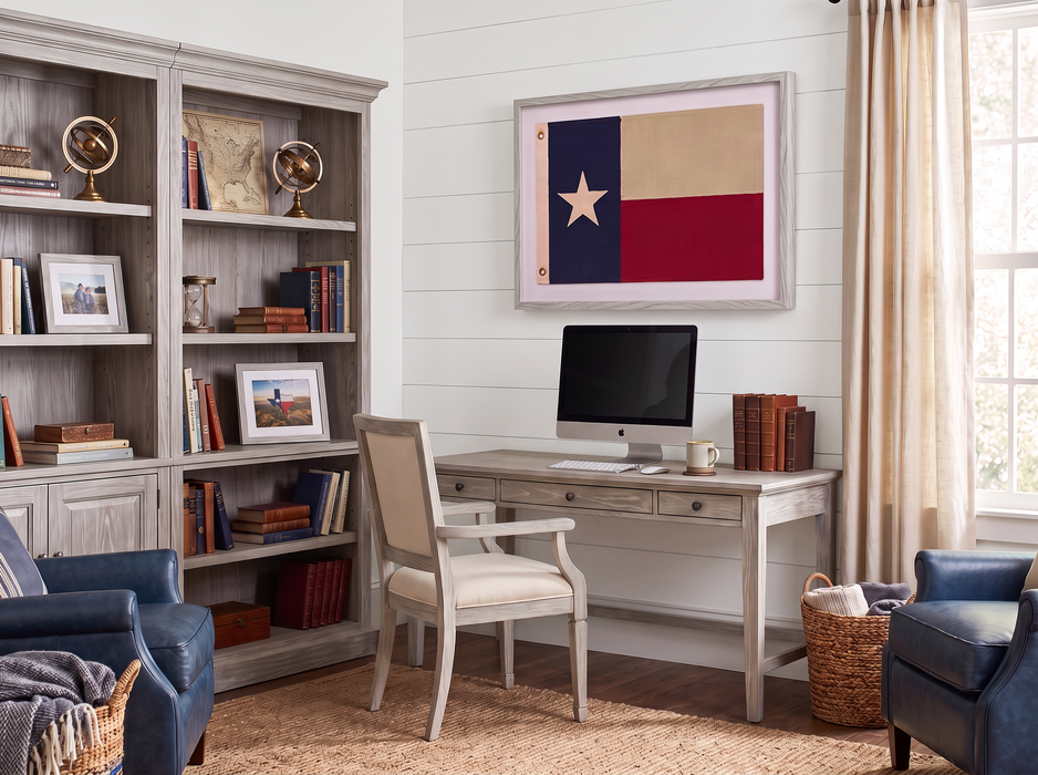 Large Framed Texas Flag Wall Art – Modern Black Frame, White Mat, Patriotic Lone Star Décor